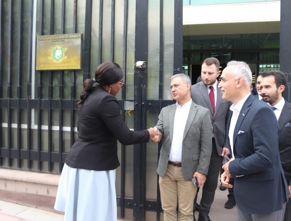 Pegasus Industrie S.A. Kurucu Ortağı ve DEİK-Fildişi Sahili İş Konseyi Başkan Yardımcısı Faruk Yıldırım, DEİK Yürütme Kurulu Üyeleri ile Birlikte Fildişi Cumhuriyeti Büyükelçiliği’ne Önemli Bir Ziyarette Bulundu